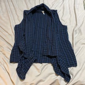 Wallflower black and blue plaid sleeveless cartigan